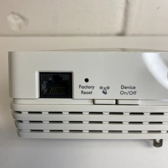 Netgear Universal Wifi Range Extender WN3000RP - Picture 4 of 4